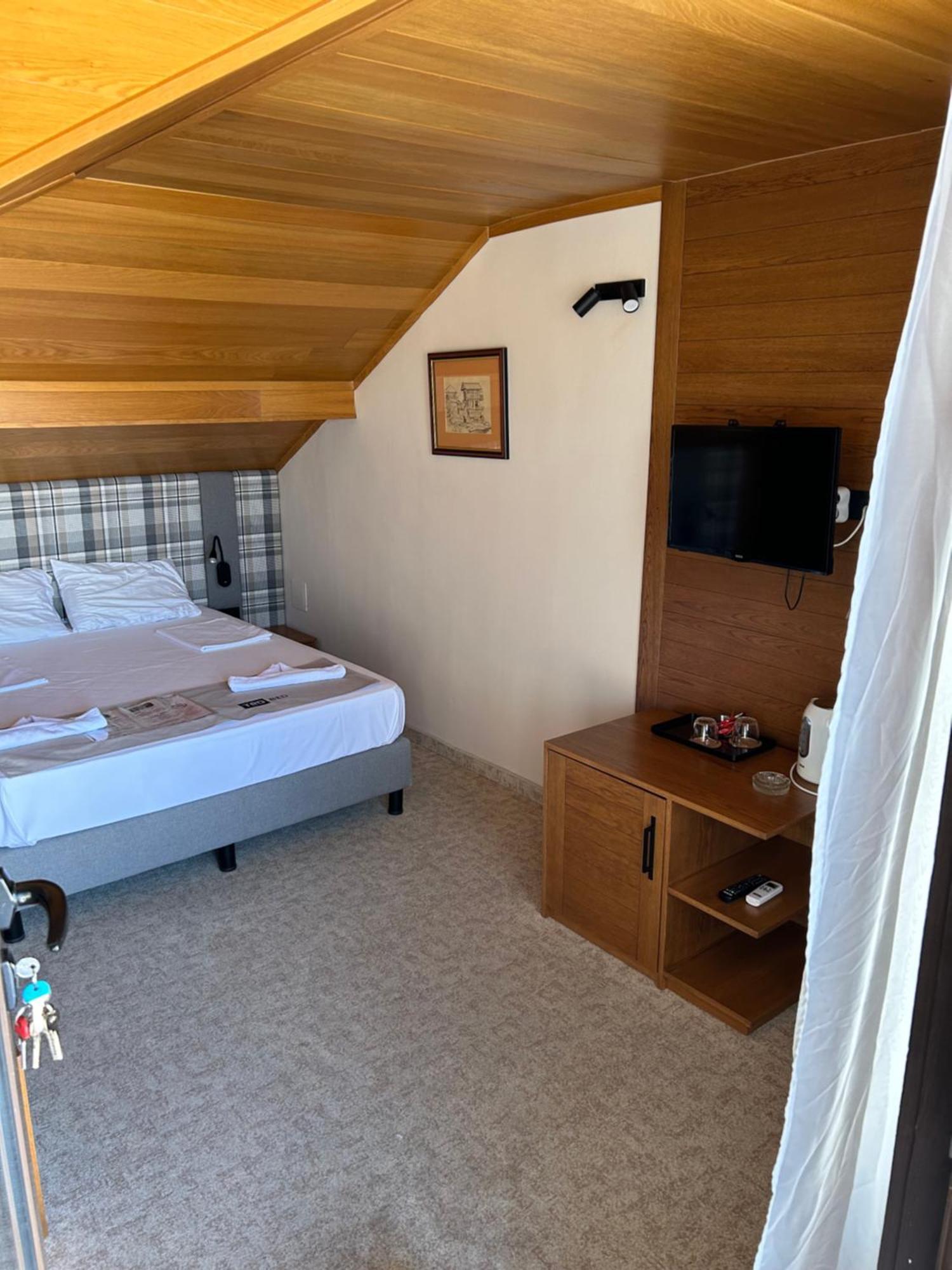נסבר Prince Cyril Hotel מראה חיצוני תמונה