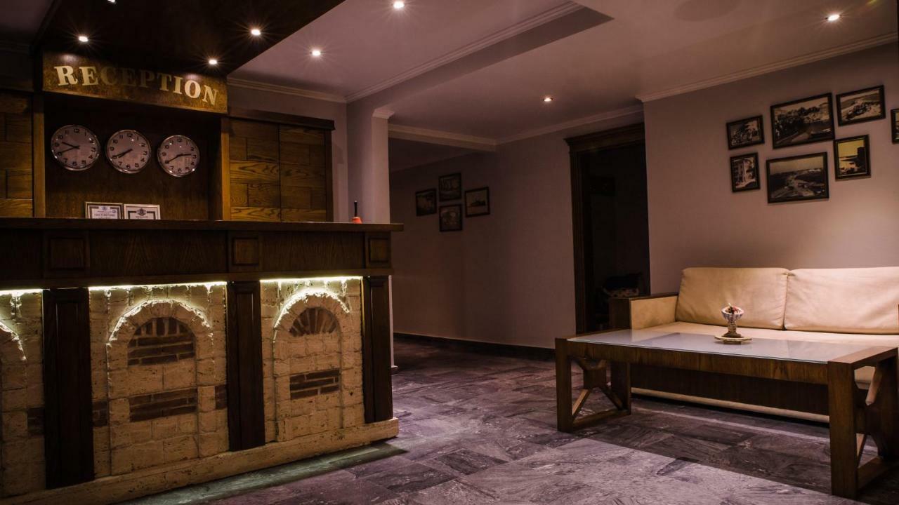 נסבר Prince Cyril Hotel מראה חיצוני תמונה