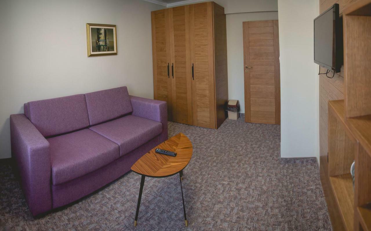 נסבר Prince Cyril Hotel מראה חיצוני תמונה