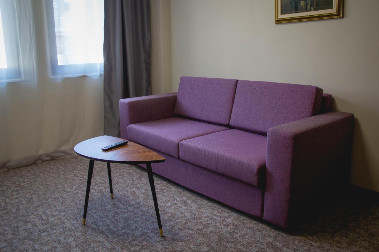 נסבר Prince Cyril Hotel מראה חיצוני תמונה